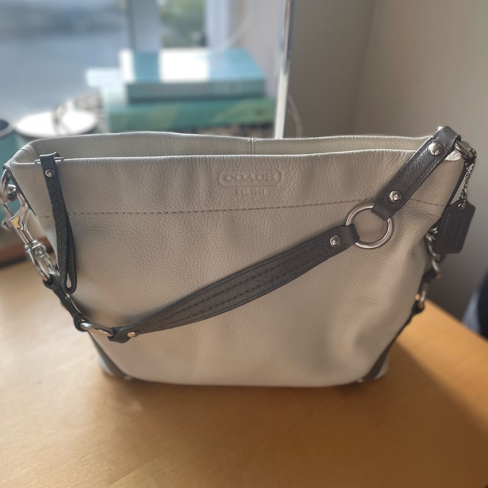 Coach Carley Ivory Leather Shoulder Bag; EUC